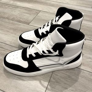 Men’s Size 10.5 Sneakers